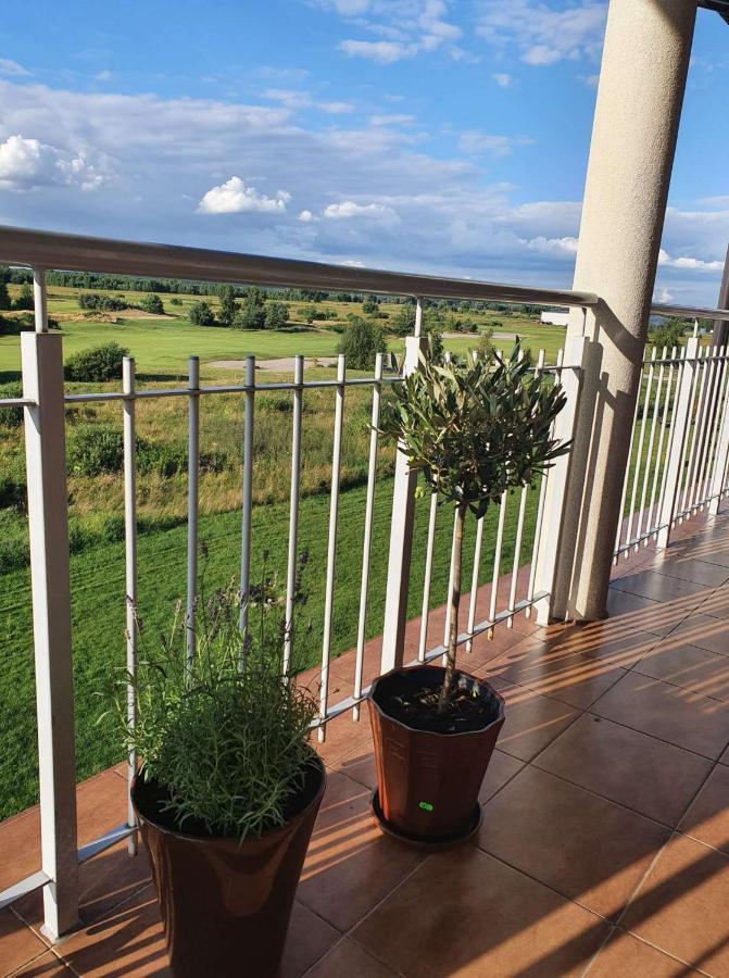 Apartgolf Sobienie Krolewskie Sobienie Szlacheckie Экстерьер фото