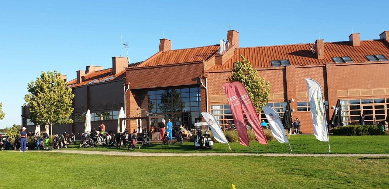 Apartgolf Sobienie Krolewskie Sobienie Szlacheckie Экстерьер фото